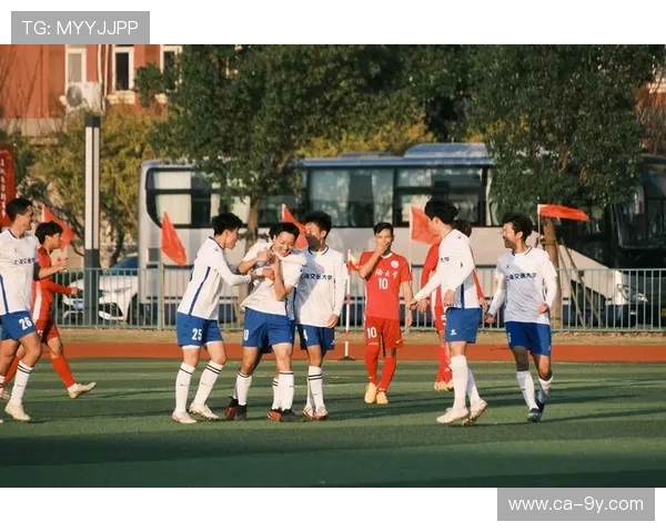 大庆中小学生足球赛事精彩纷呈 激发青少年体育热情与团队合作精神