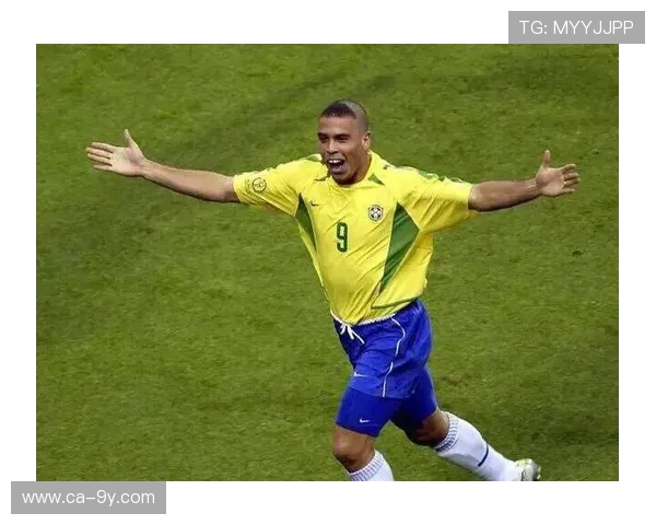 聚焦当今足坛十大巨星全方位多维呈现实力魅力与时代风貌独特风采